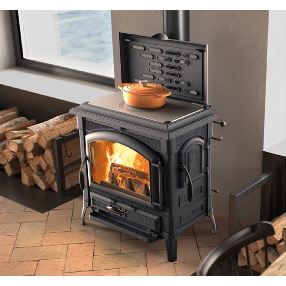 Italian cast iron wood burning stove La Nordica Isetta con cerchi EVO 4.0 with cooktop, 7.3kW |  |  |